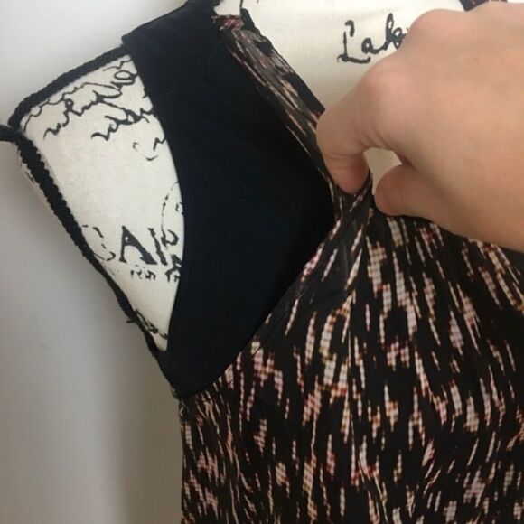 Theory Silk Racerback Tank Top Women’s Size Small Black Abstract Print Blouse - Picture 5 of 5